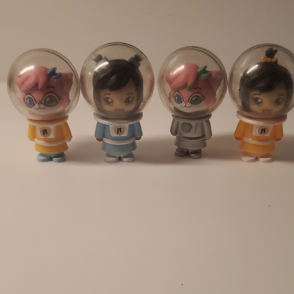 Astronaut Adventure Lot Of 4 Playset - Orange, Blue, Gray